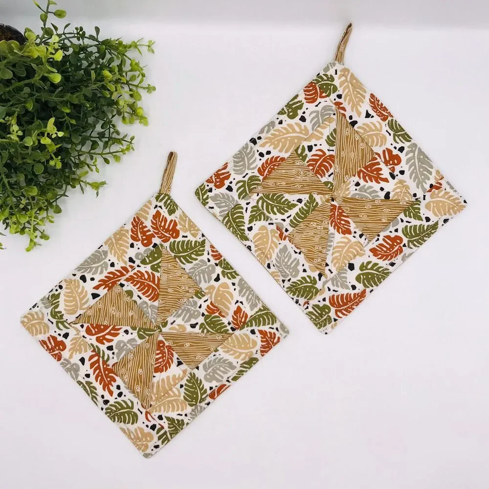 2 Square Potholders, Pinwheel, Montstera Plant Neutral, 2 Piece Baking Set